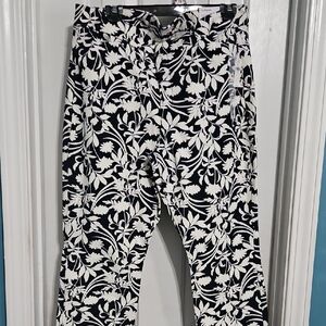Old Navy Black and White Floral Skinny Pants